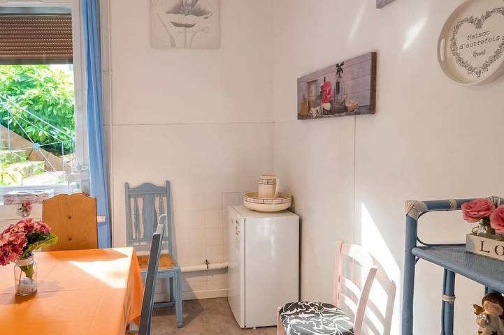Gîte pour 4 personnes, avec terrasse et jardin à Pouxeux