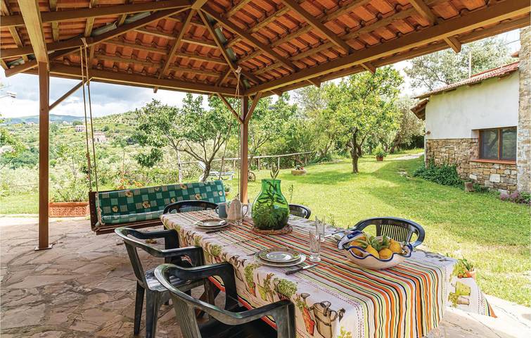 Appartamento intero, Appartamento a schiera 2BR con Wi-Fi, parcheggio e cucina - 2km dalla spiaggia in Santa Maria di Castellabate, Castellabate