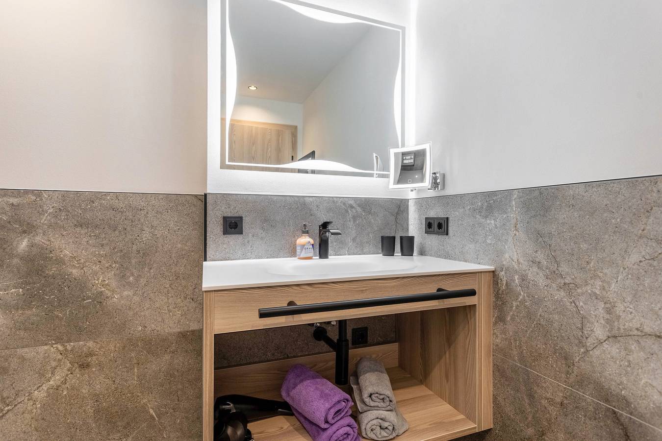 Ganze Wohnung, Ferienwhnung "Grauzone Grossarl Nr. 5 Mountain" mit Bergblick, privater Terrasse und Wi-Fi in Großarl, Ski Amadé