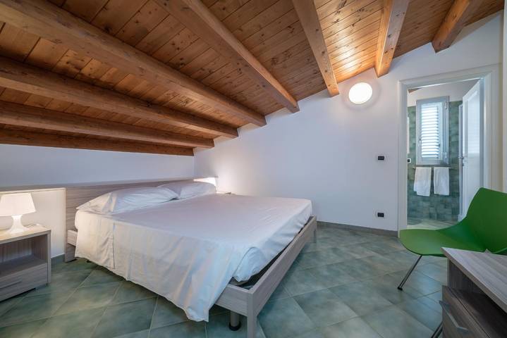 Ganze Wohnung, Archimede, Apartment mit Meerblick und im Zentrum in Marina di Ragusa, Ragusa