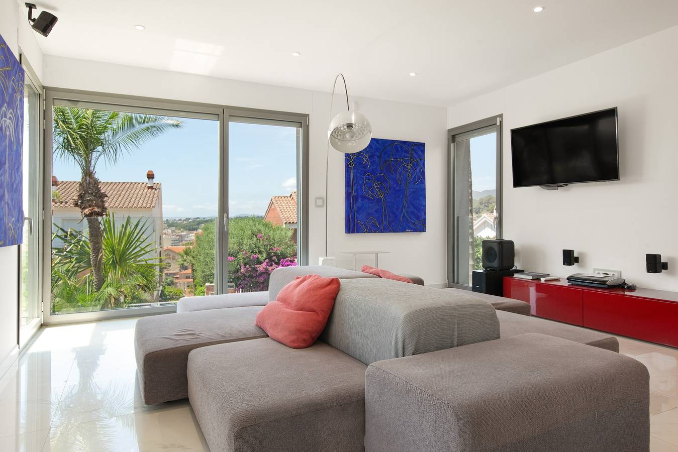 Villa „Las Palmeras“ nur für Familien mit privatem Pool, Wlan und Klimaanlage in Canet de Mar, Maresme