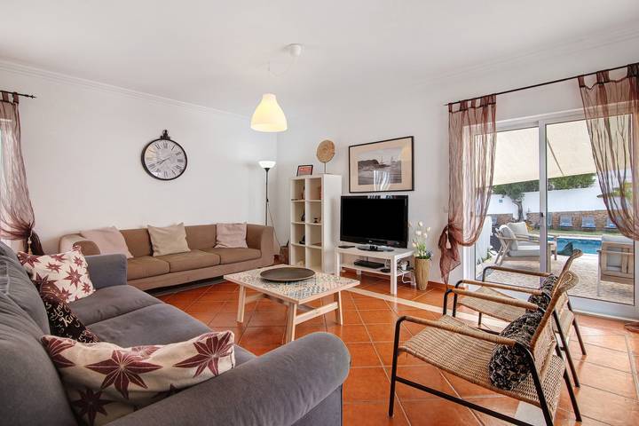 Villa 'Corais' with Sea View, Wi-Fi and Air Conditioning in Albufeira e Olhos de Água, Faro distrikt
