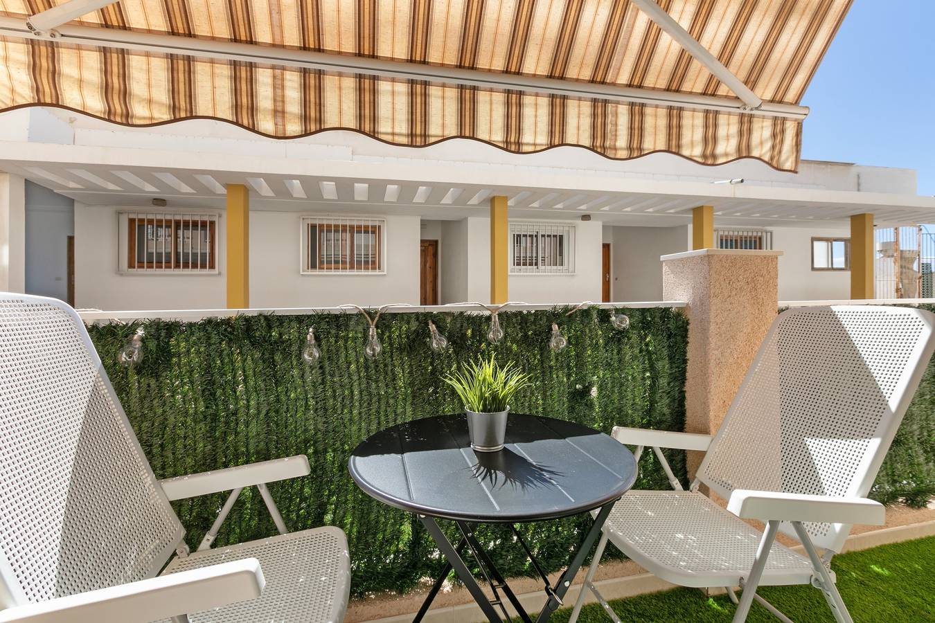 Entire apartment, Vacation 'San Telmo' with Private Terrace and Wi-Fi in Playa de las Américas, Arona