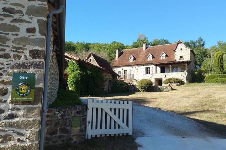 Location de vacances pour 17 personnes, avec jardin à Le Bouyssou
