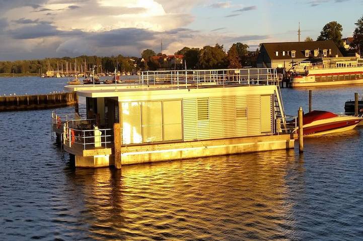 Hausboot für 4 Personen in Ribnitz-Damgarten
