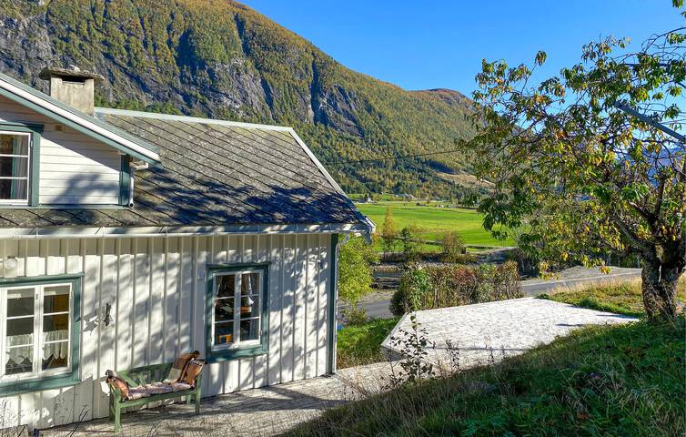 Ferienhaus für 8 Personen mit Garten in Nesset, Nördliches Fjordnorwegen