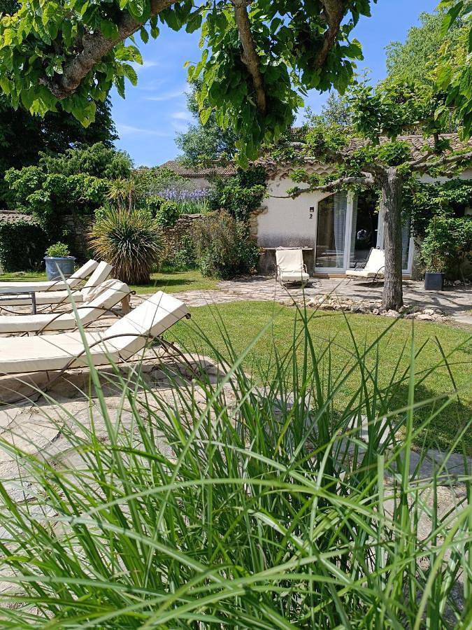 Location de vacances pour 2 personnes, avec Jacuzzi et Terrasse ainsi que Jardin et Piscine à Deaux - 2