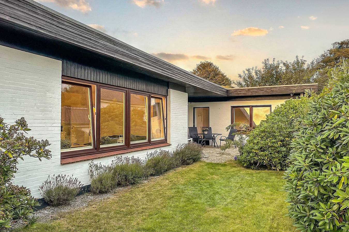 Haus Libelle: Modernes Ferienhaus mit Garten, Gasgrill & Wlan für 4 Gäste in Leck, Grünes Binnenland