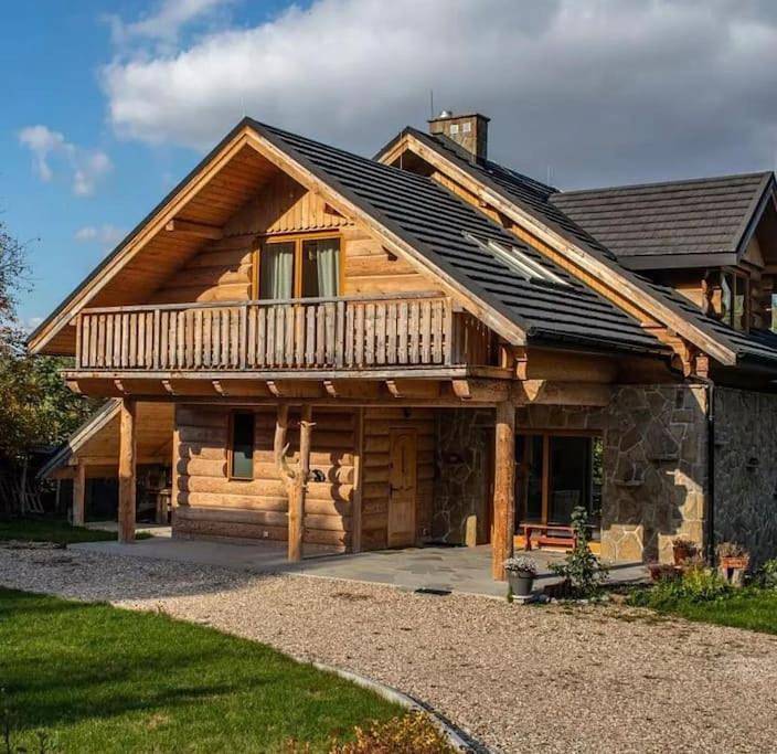 Dom dla 8 osób, z Balkon i Taras oraz Ogród i Widok w Chęciny