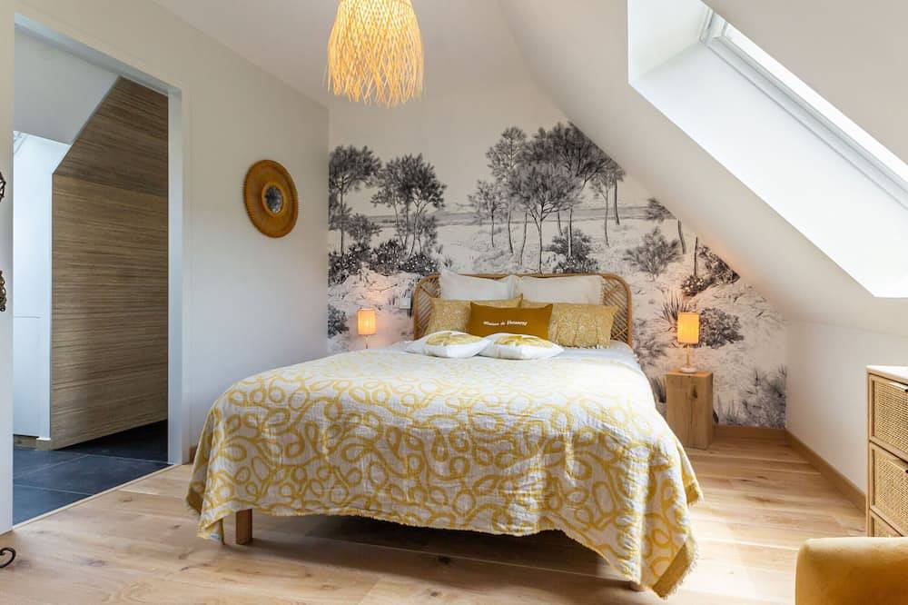 Maison moderne et lumineuse à 900m de la plage, jardin privé, terrasse, barbecue et 2 vélos adultes inclus. in Mesquer, Côte d'Amour
