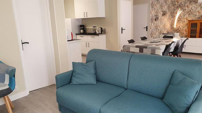 Location de vacances pour 6 personnes, avec Terrasse ainsi que Jardin et Vue à Saint-André-d'Allas - 4