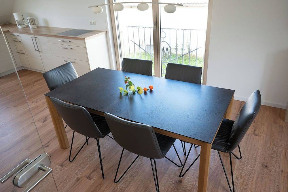 Ganze Wohnung, Große Ferienwohnung 110m2 mit 4 Schlafzimmern in Sulzfeld, Rhön-Bayern