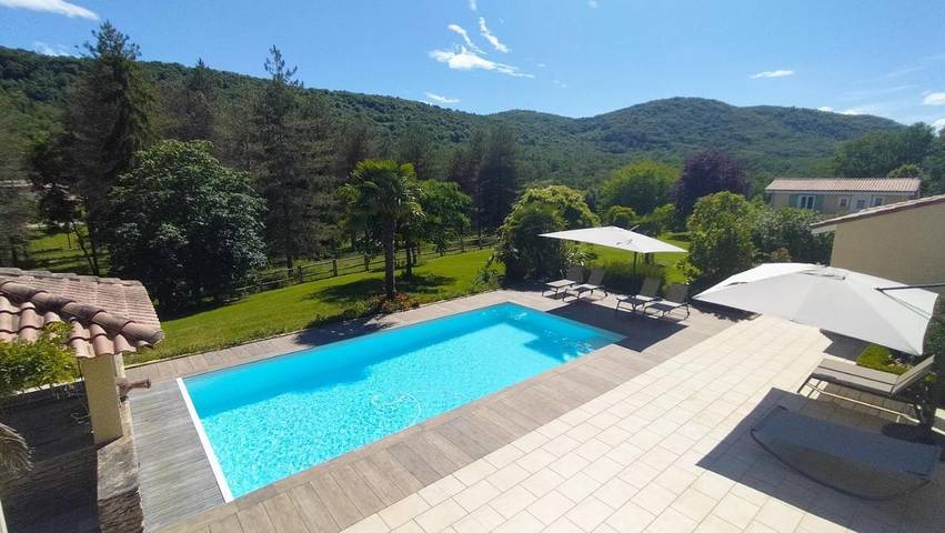 Alojamiento y desayuno para 2 personas, con vistas y vistas al lago además de jardín y piscina - 1