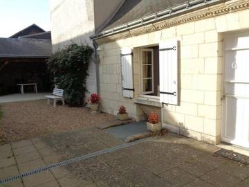 Gîte pour 6 personnes, avec jardin et terrasse à Restigné