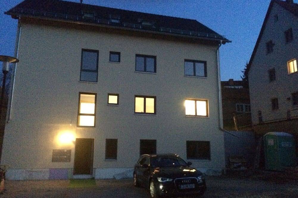 Ganze Wohnung, Ferienwohnung in ruhiger Lage Jena Ost mit Anbindung an den Nahverkehr in Wenigenjena, Jena