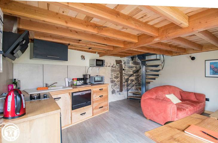 Gîte pour 2 personnes, avec jardin dans le Puy-de-Dôme - 2