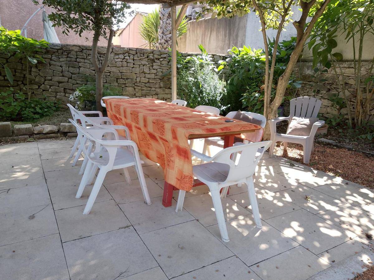 Appartement de vacances entier, Double Room with Shared Bathroom in Calvisson, Côte méditerranéenne (France)