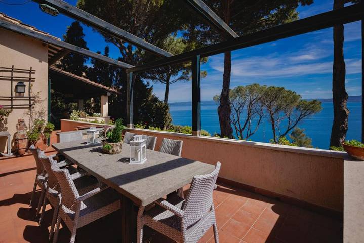 Ferienwohnung für 8 Personen, mit Balkon und Terrasse sowie Garten und Ausblick in Porto Santo Stefano - 2