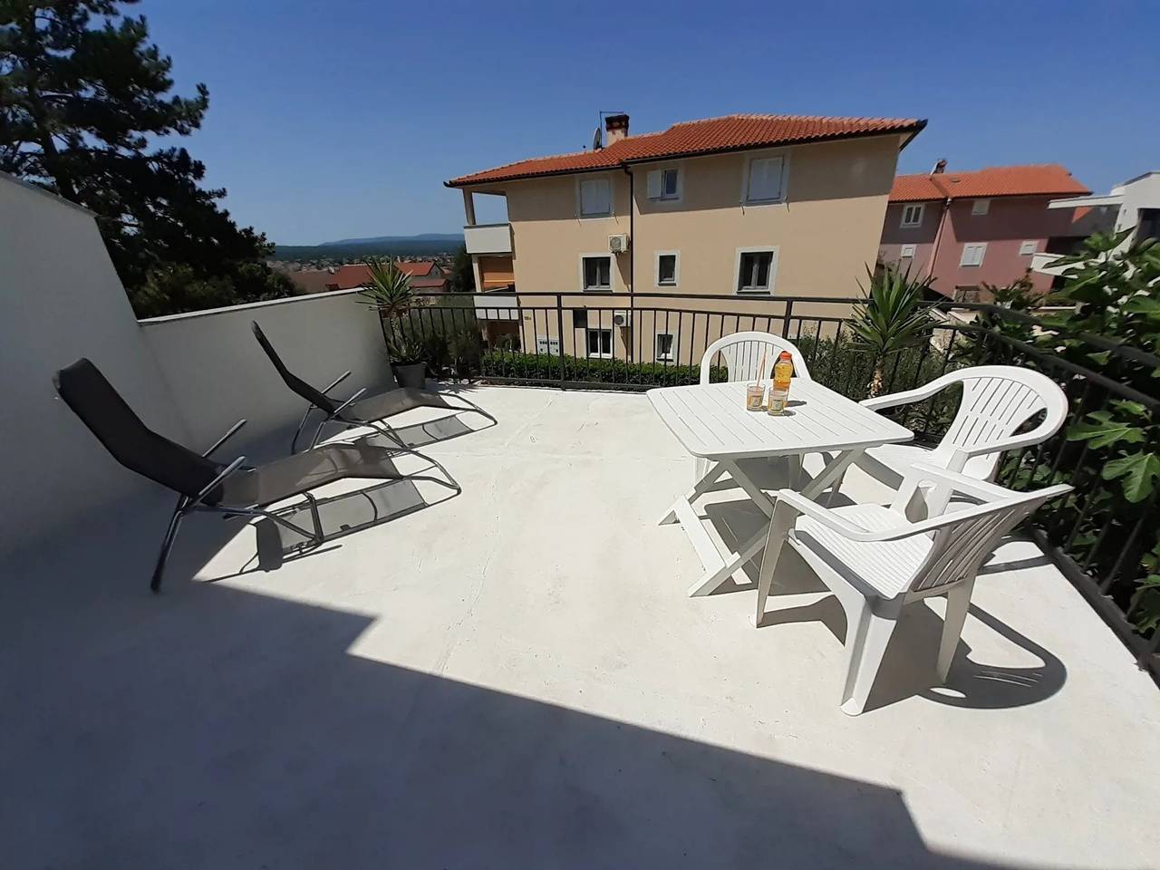 Cijeli apartman, Jednosobni apartman s terasom Sveti Vid, Krk A-21701-b in Sveti Vid-Miholjice, Malinska-Dubašnica