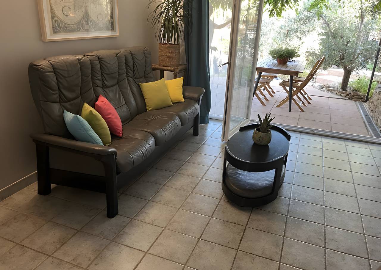 Estudio entero, Estudio 'La Dolce Vita' con piscina compartida, Wi-Fi y aire acondicionado in Lambesc, Region de Aix-en-Provence