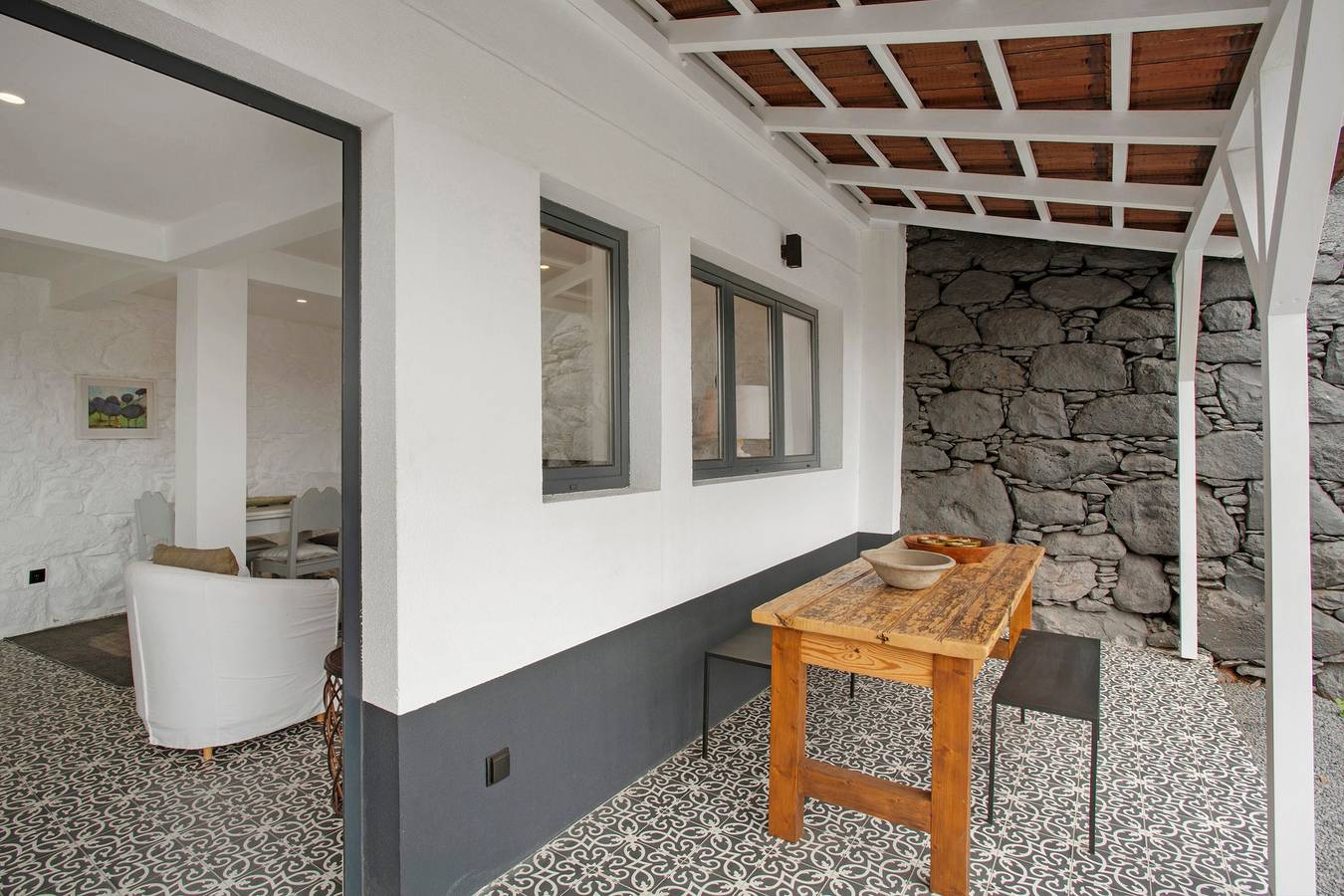 Chalet 'The Village Loft' con vistas al mar, terraza compartida y Wi-Fi in Pedra Mole (Madeira), Caniço