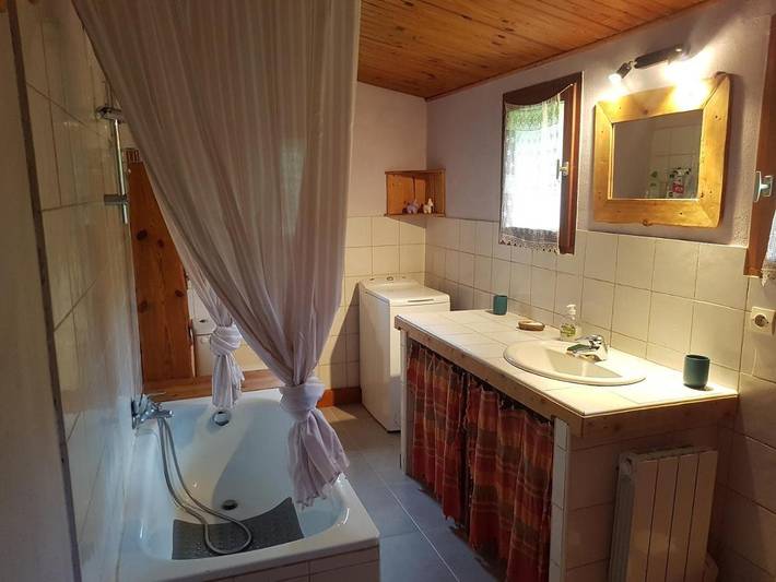 Location de vacances pour 6 personnes, avec jardin ainsi que piscine et vue à Barrême - 2