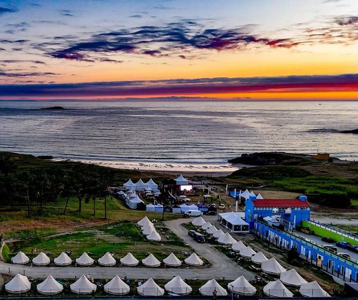 Camping para 6 personas, con jardín y vistas en Galicia