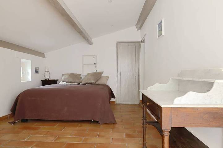 Location de vacances pour 19 personnes, avec jardin et terrasse à Dauphin (homonymie) - 2