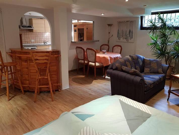 Ferienwohnung für 2 Personen, mit Terrasse und Garten sowie Sauna und Ausblick in Mariendorf Berlin