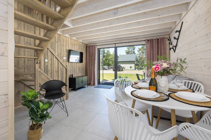 Ferienhaus für 6 Personen, mit Whirlpool und Terrasse sowie Garten