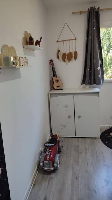 Four-Bedroom House in Podensac, Région de Langon