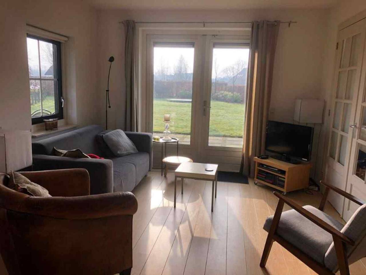 Schönes 6 Personen Ferienhaus am Wasser und eigenen Steg! in Sint Nicolaasga, Friesland