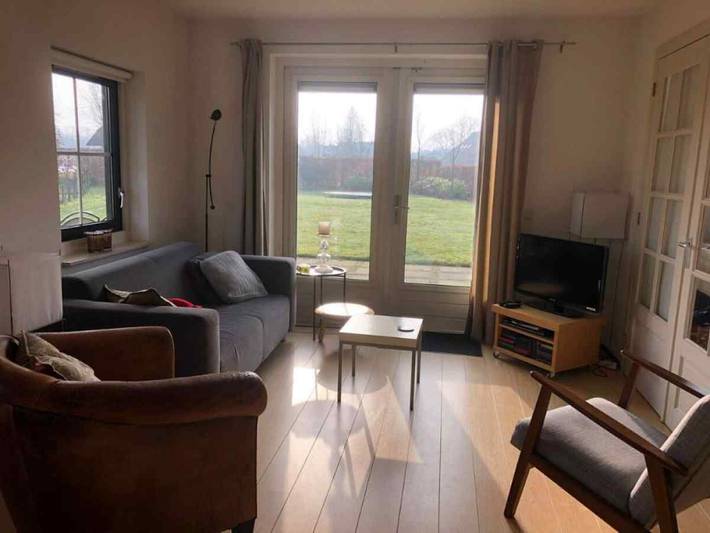 Komfortables Ferienhaus am Wasser für sechs Personen mit eigenem Steg! in Sint Nicolaasga, Friesland