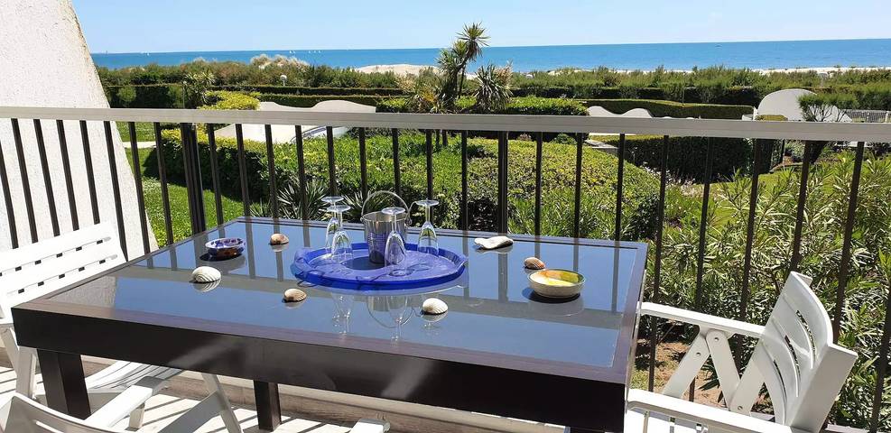 Gîte pour 6 personnes, avec terrasse et piscine dans Plage du Grand-Travers - 2