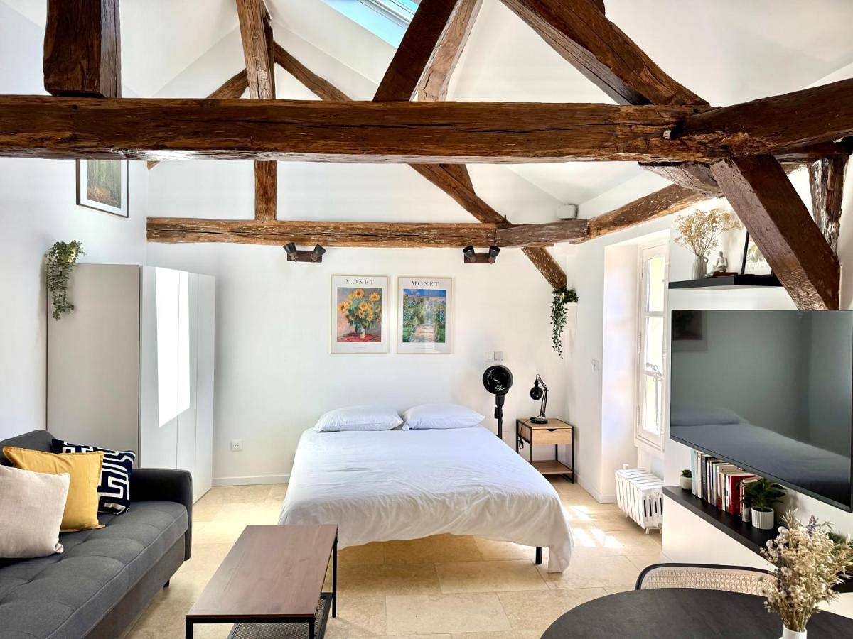 Appartement entier, One-Bedroom Apartment in Marly-le-Roi, Yvelines