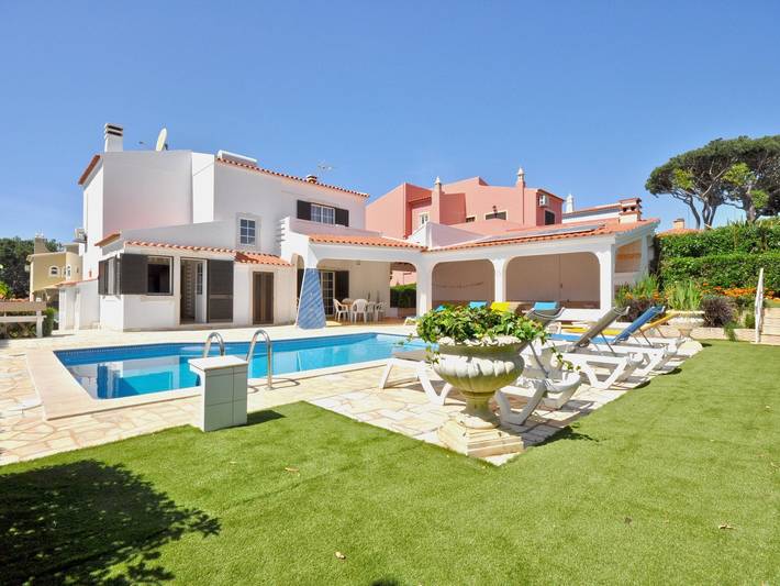 Casa de férias para 8 pessoas, com Varanda e Terraço e ainda Jardim and Piscina em Vilamoura