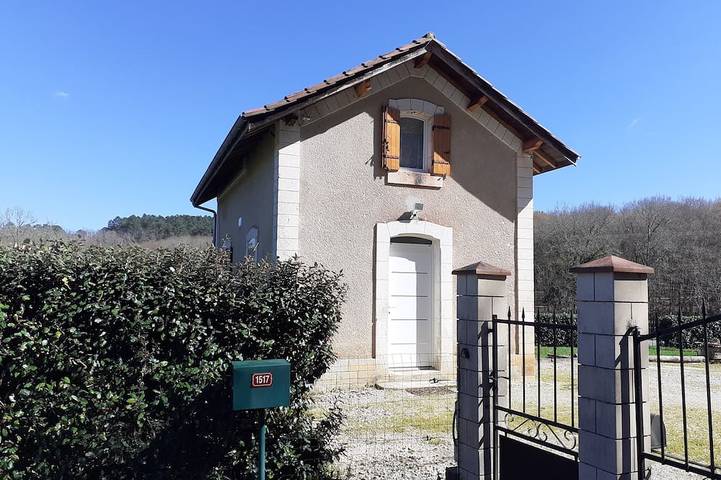 Location de vacances pour 4 personnes à Beleymas