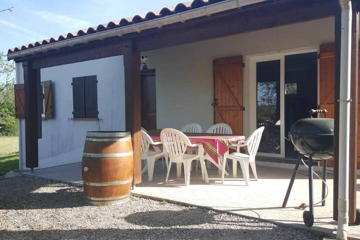 Location de vacances pour 5 personnes, avec Terrasse ainsi que Jardin et Vue à Catus