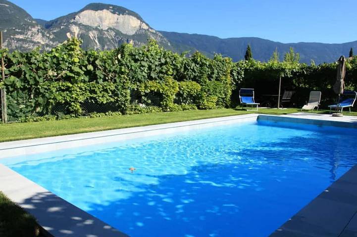 Ferienwohnung für 2 Personen, mit Garten und Pool, mit Haustier
