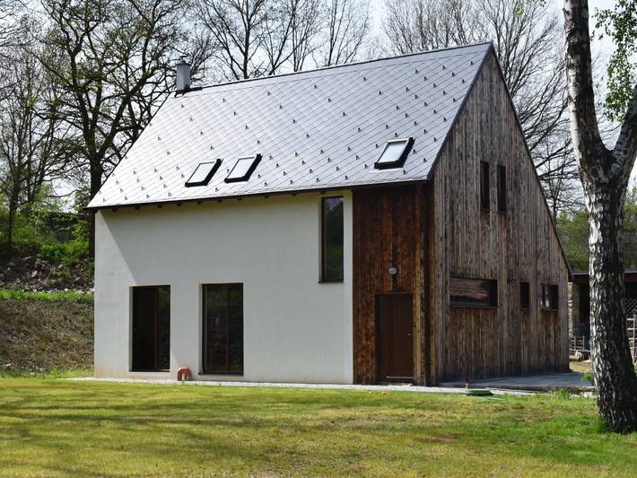 Villa for 15 personer, terrasse og sauna i tillegg til jacuzzi og hage i Tsjekkia
