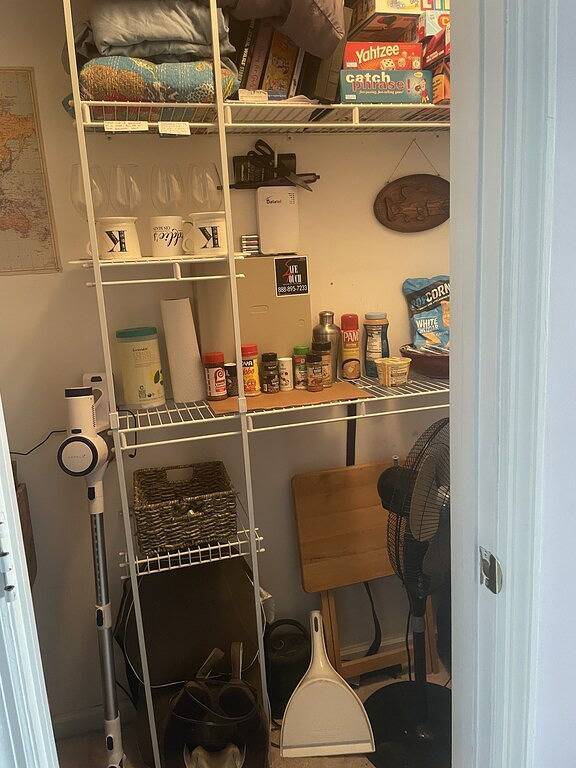 Pool w/slide, low fees, free golf cart, pets welcome. 10 blocks beach-near Mayo. in Jacksonville Beach, Duval County