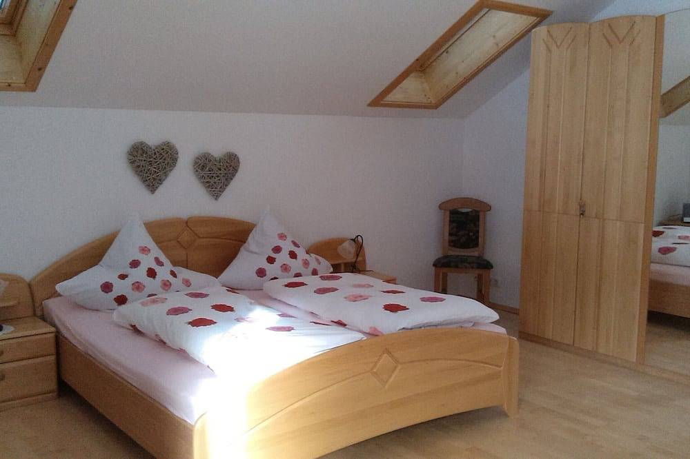 Ganze Wohnung, Komfortable familienfreundliche Wohnung für 2-5 Personen mit Terrasse u. Balkon in Hausham, Alpenland Tegernsee Schliersee