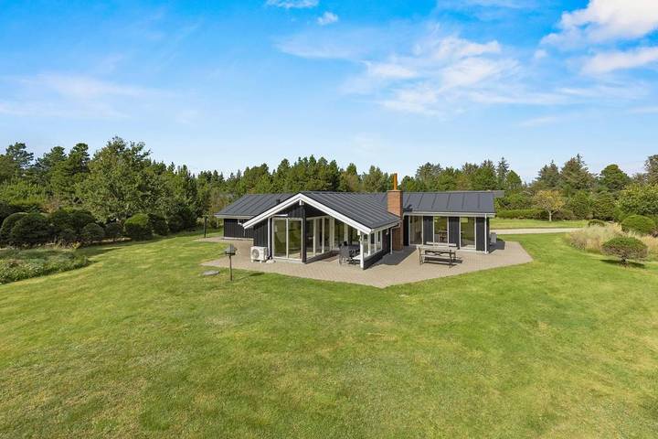Ferienhaus für 5 Personen, mit Balkon/Terrasse und Terrasse sowie Garten in Tirpitz Museum (Oksby)