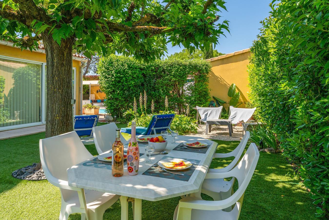 Casa de vacaciones «Le Soleillant Havre de Paix» con piscina compartida, Wi-Fi y aire acondicionado in L'Isle-sur-la-Sorgue, Vaucluse