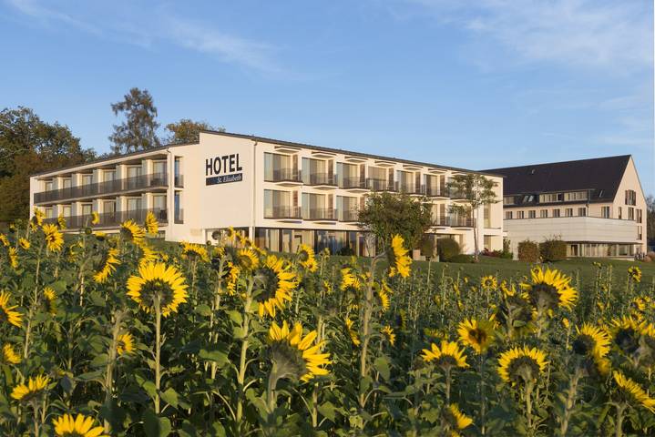 Hotel, mit Terrasse und Garten in Allensbach - 2