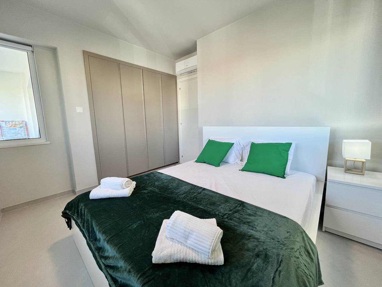 Apartamento entero, Apartamento de vacaciones para 5 personas con balcón in Mackenzie Beach, Distrito de Larnaca