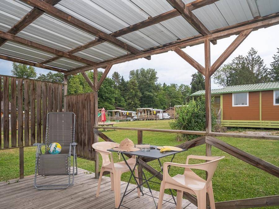 Camping Le Léman Plage - Chalet 2 personnes - Chalet cosy 2 places in Excenevex, Région de Thonon-les-Bains
