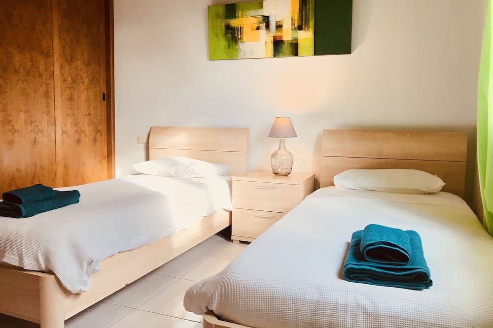 Stayonboard: Rustic villa with heated pool, view, patio, wifi, tv, ... in Lajares, La Oliva