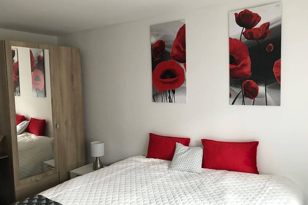 Ganze Wohnung, Cosy T3, large garden, 200 m from Parc St Nicolas, parking, Wifi Thd, Angers in Avrillé, Angers und Umgebung