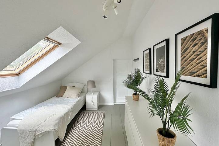 Ganze Wohnung, Apartment in Kremmen for 9 Guests| Free Wifi & Parking in Kremmen, Ruppiner Seenland
